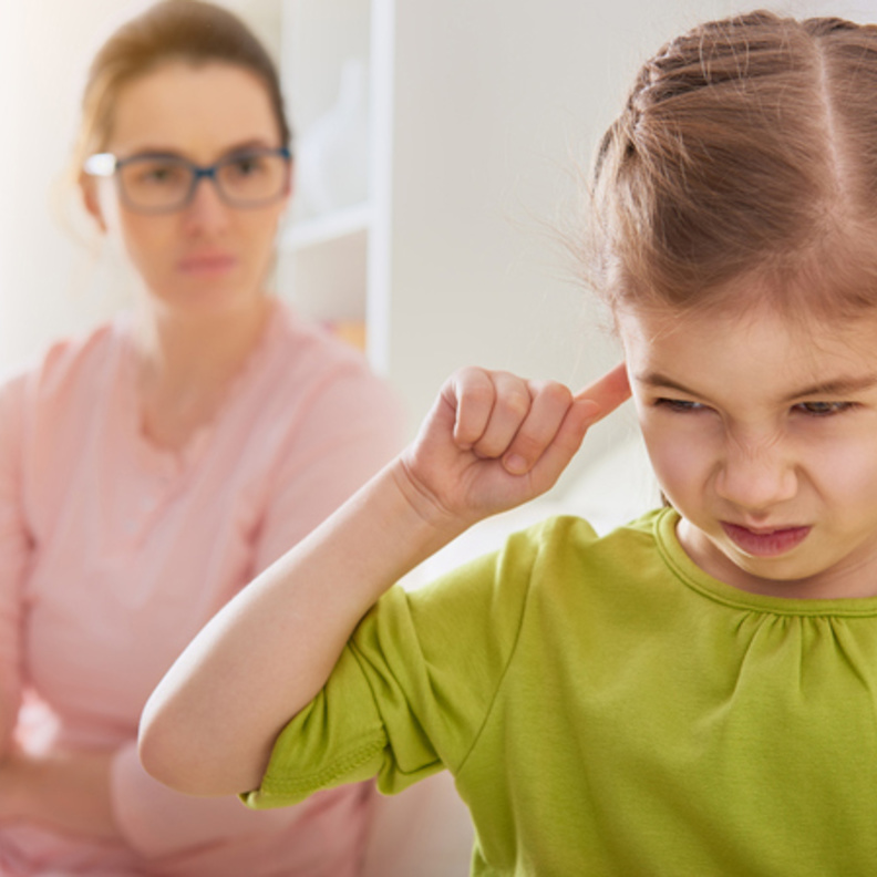 طرق تعليم الطفل على الاصغاء للحديث