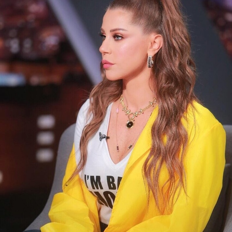 تسريحة ذيل الحصان من كارلا حداد