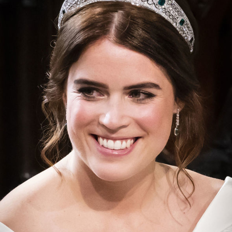 صور تيجان ملكية أيقونية في اطلالة الأميرات والملكات