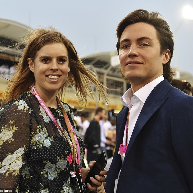 الأميرة بياتريس وصديقها إدواردو مابيلي موزي