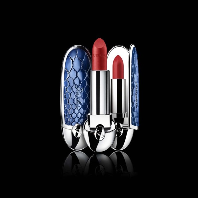 أحمر شفاه شبه خالي من اللمعيّة وقابل للتخصيص.. IT-COLOUR من Guerlain