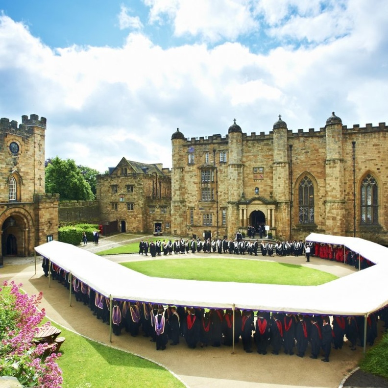 متحف الآثار في مكتبة القصر الأخضر Palace Green Library