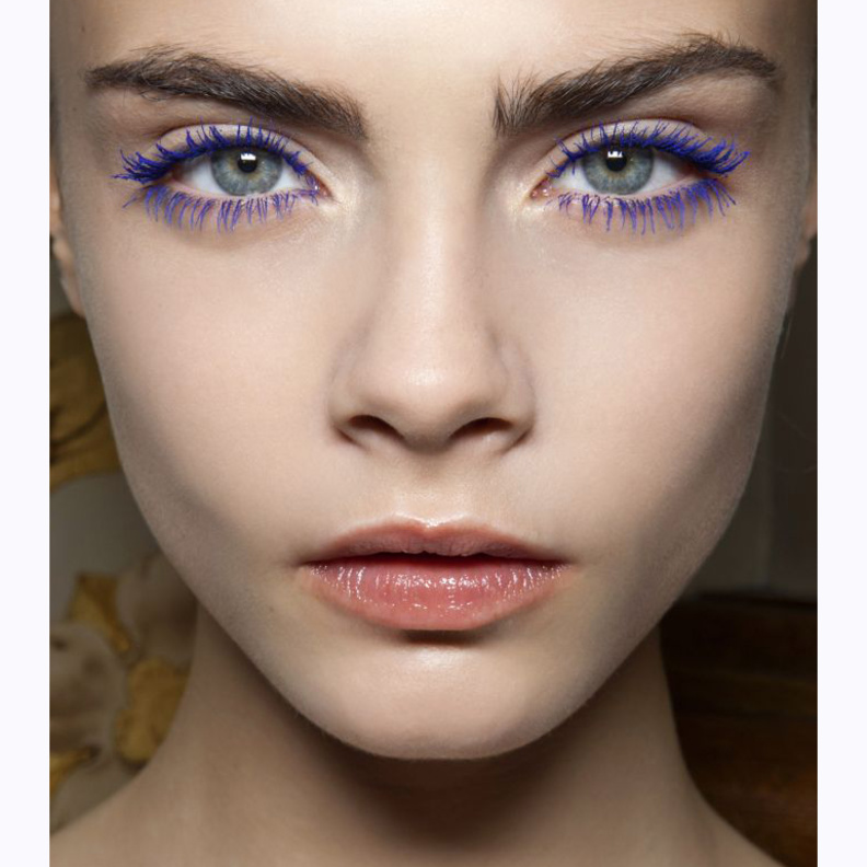 ادمجي ألوان الماسكرا مع بعضها البعض