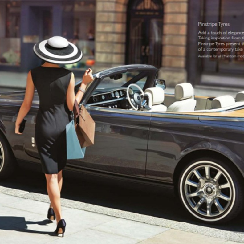 تعمد كبرى شركات صناعة السيارات الفارهة على صناعة إكسسوارات مخصصة للسيدات