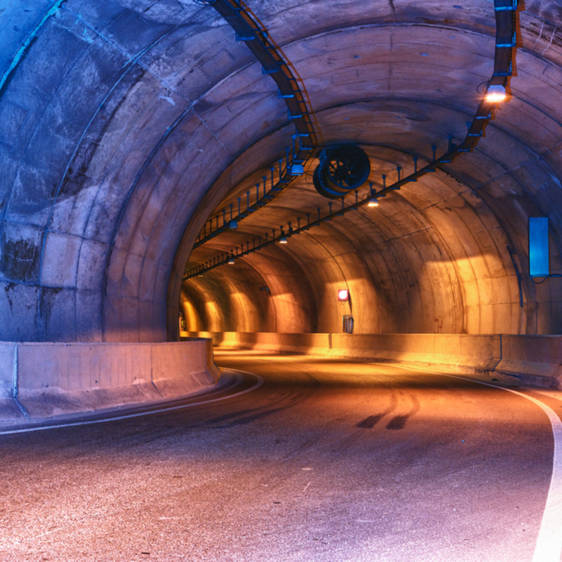 نصائح ذهبية لقيادة آمنة في الأنفاق