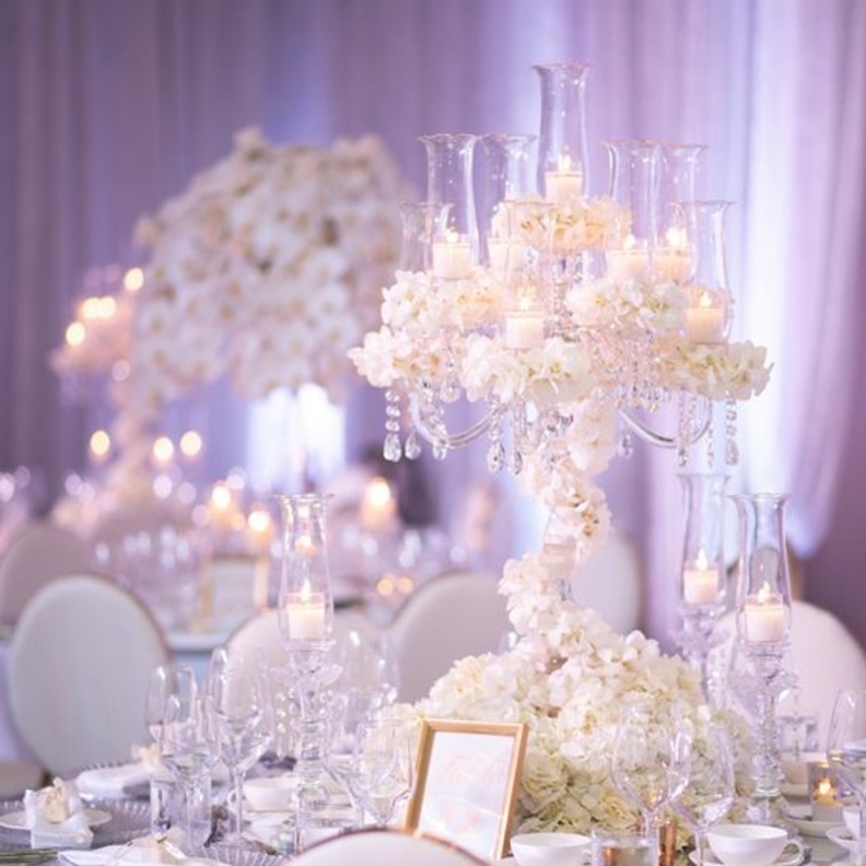  اجعلي حفلة زفافك فخمة باستخدام الكريستال و الثريات البراقة 