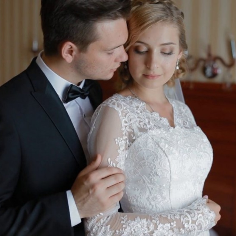 استغل الليلة الأولى في نيل قسط من الراحة مع العروس