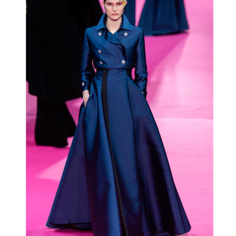  Jessie J بفستان بليزر طويل