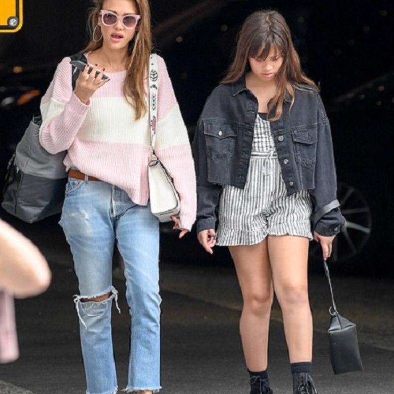 جيسيكا ألبا وابنتها هونور