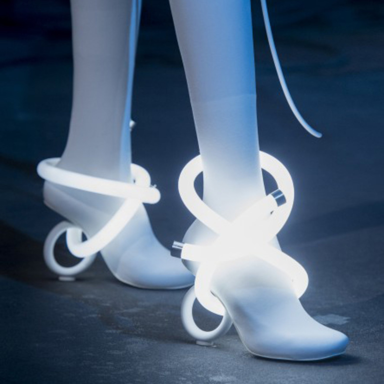 الكعب غريب فعلاً