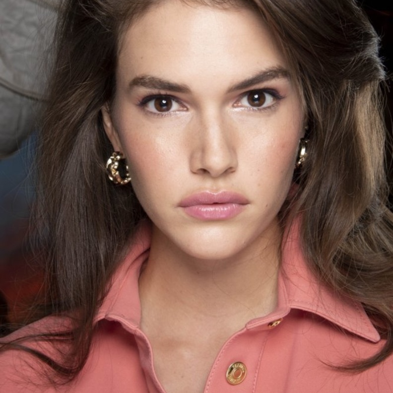  استخدام السشوار سيجعل شعرك يبدو أكثر كثافة