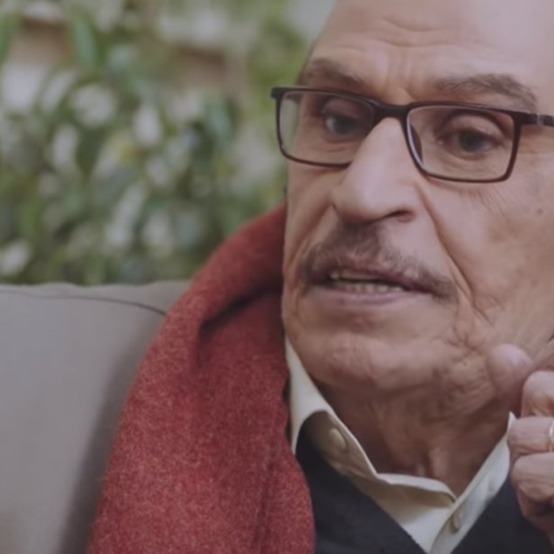 عزت العلايلى فى مشهد بمسلسل قيد عائلى