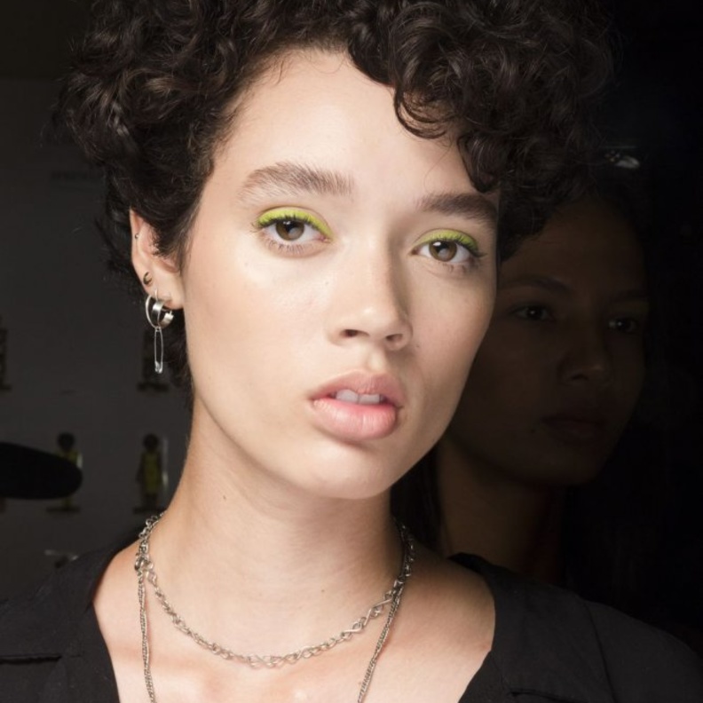 احدث الوان ظلال العيون موضة ربيع 2019 من Oscar De La Renta