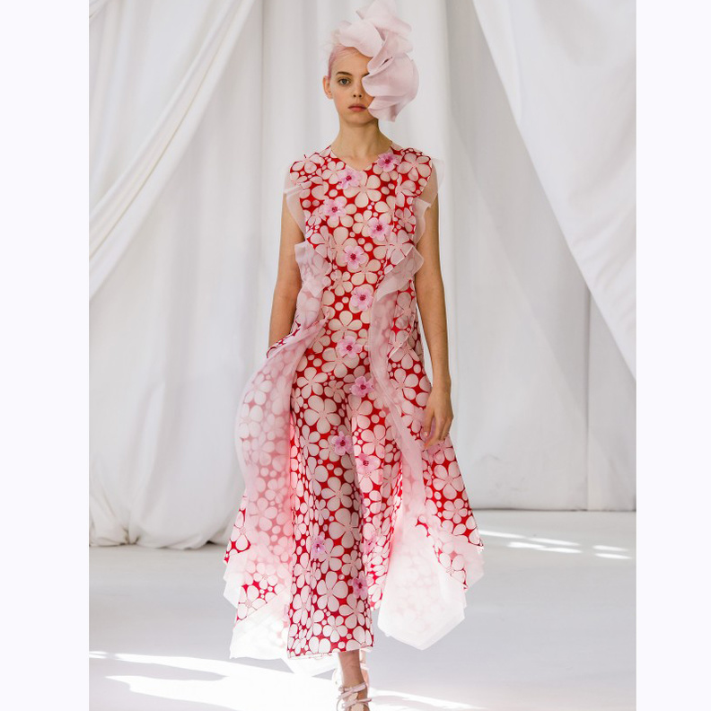  جمبسوت أبيض قصير وعصري من Zimmermann