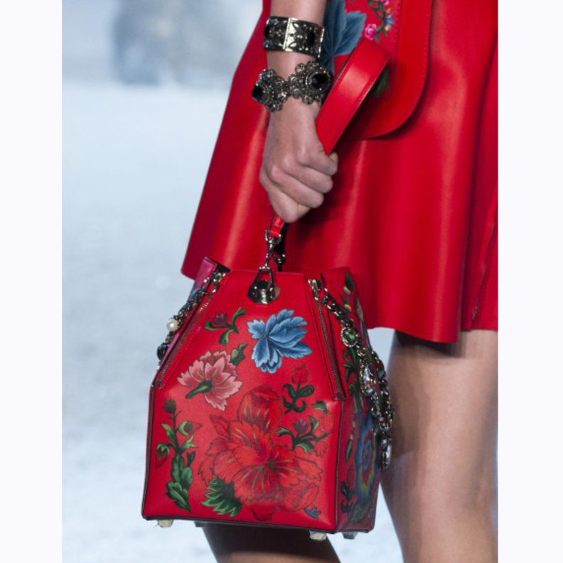 حقيبة Hobo بجلد طري من Loewe