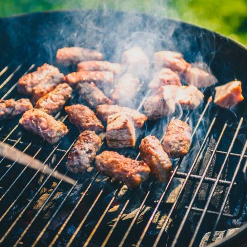 دراسة: دخان الشواء أخطر مما نتوقع