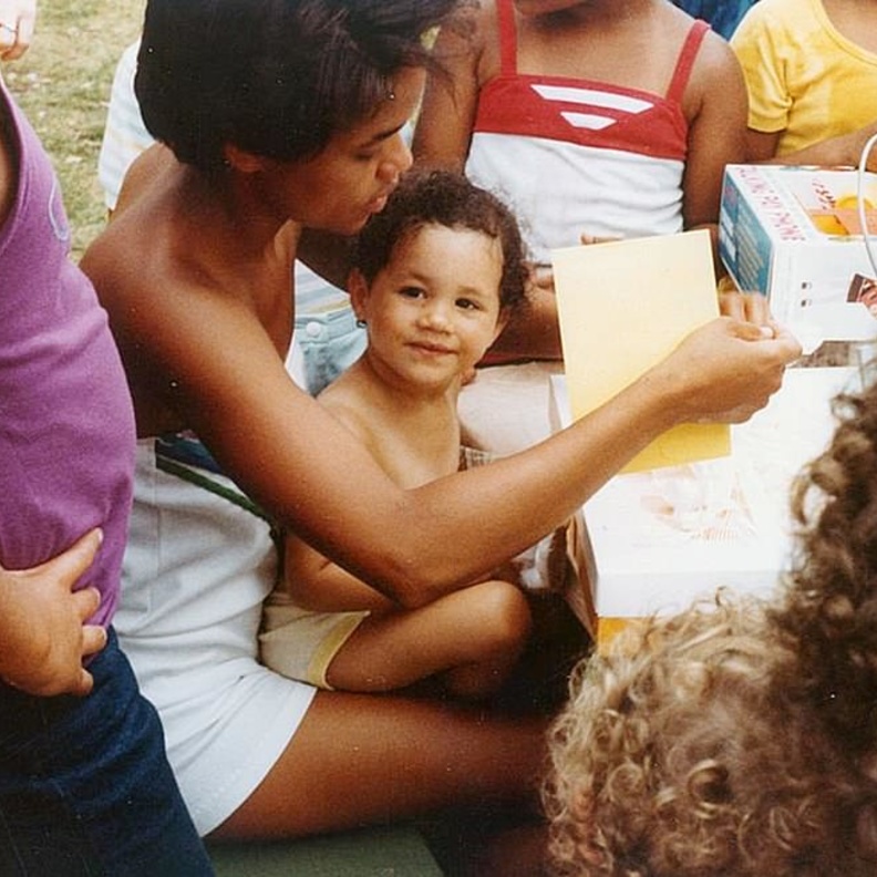 صور لم تنشر من قبل لطفولة ميغان ماركل