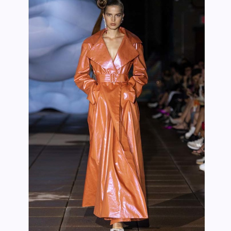  بليزر على شكل قميص جذاب من Brandon Maxwell