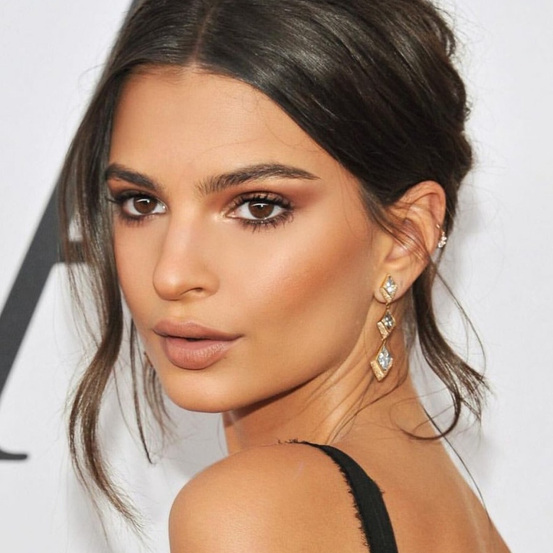 أجمل مكياج عيون برونزي بأسلوب إميلي