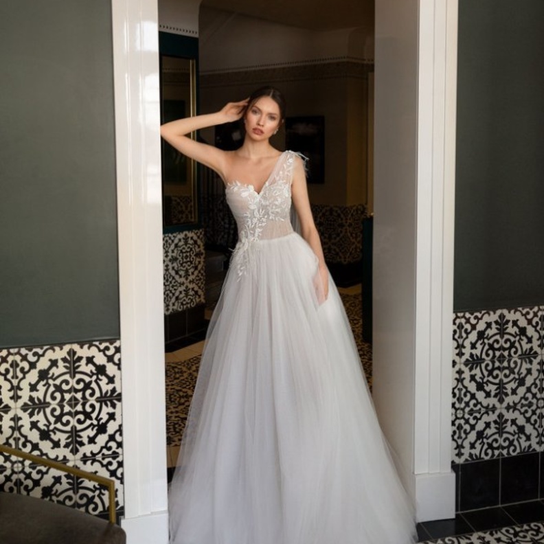 فستان من تصميم isabelle armstrong