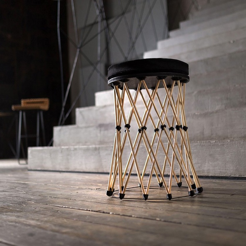 تصميم مقعد صغير مستوحى من فن الأرابيسك