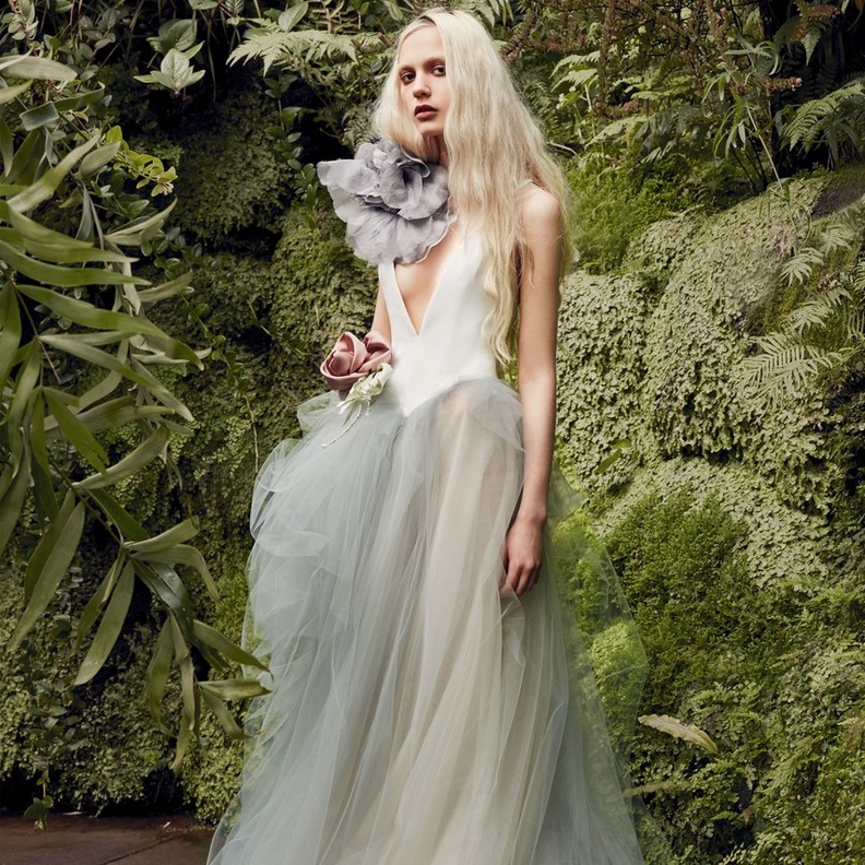 فستان من تصميم nicole