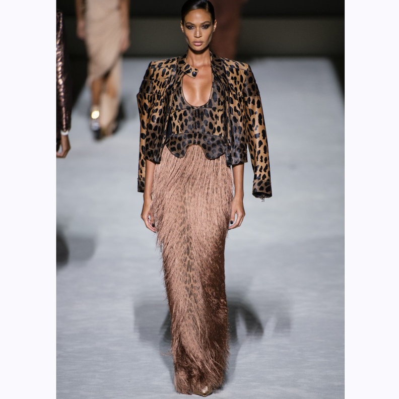 بدلة جميلة من Christian Siriano