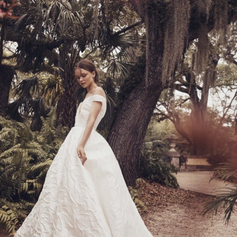  فساتين زفاف ربيع 2020 - مونيك لولييه اناقة كلاسيكية عصرية و رومانسية Monique Lhuillier