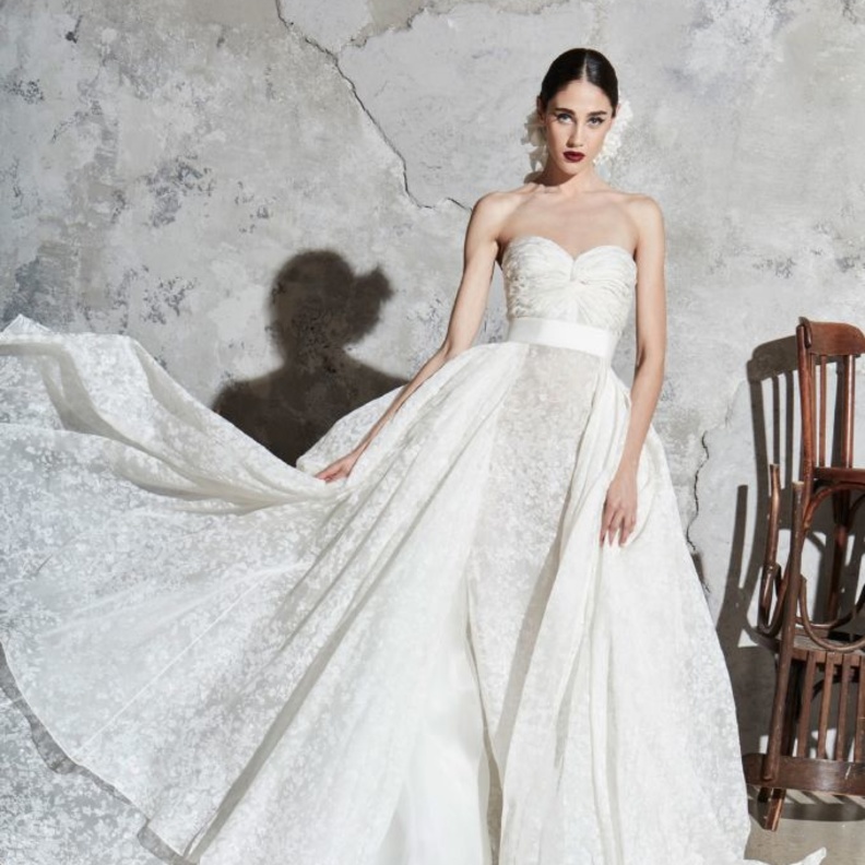 فستان ball gown