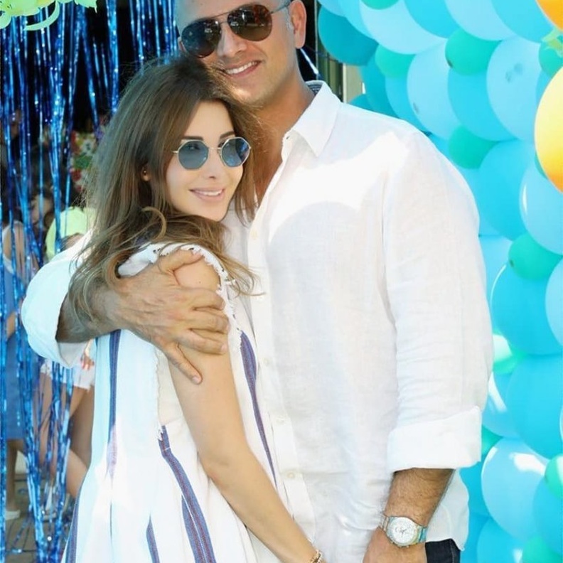 نانسي عجرم تنشر صورة لزوجها وهو يرتدي ملابسها