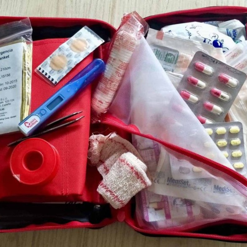  اجعلي حقيبة الطوارئ من ضمن اولويات تحضيراتك لشهر العسل