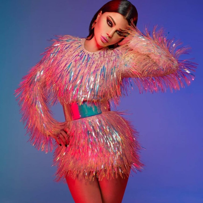 فستان هيفا وهبي في إطلالتها الأخيرة