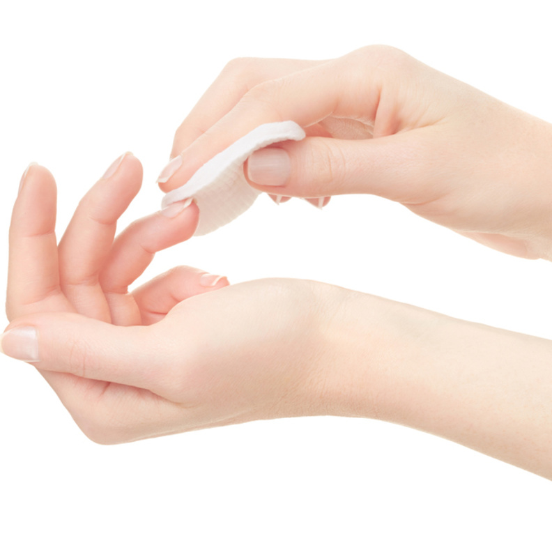 إزالة المناكير 