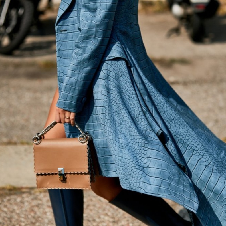 حقيبة clutch بلون havane