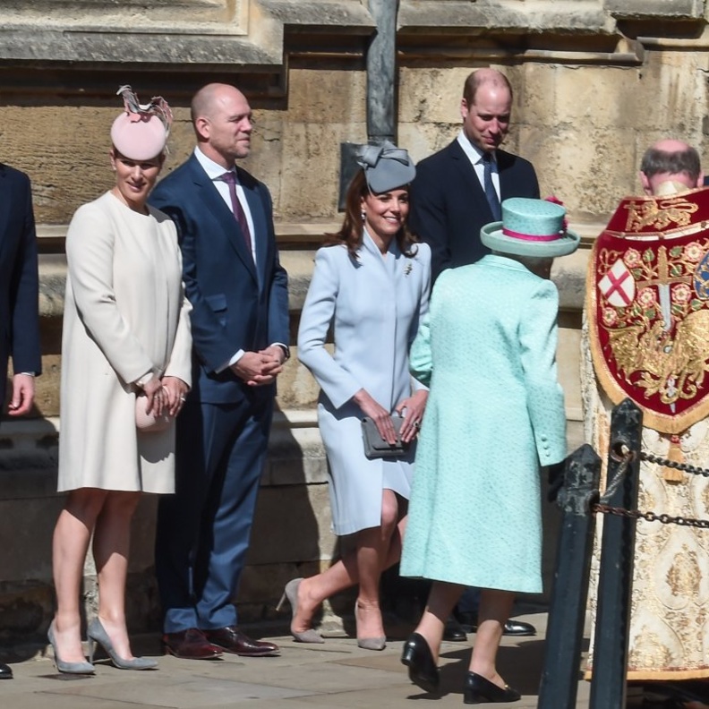  الانحناء للأميرات الملكيات بالمولد