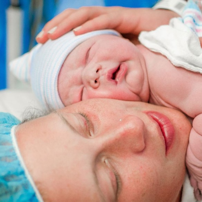 فوائد الولادة الطبيعية للمرأة