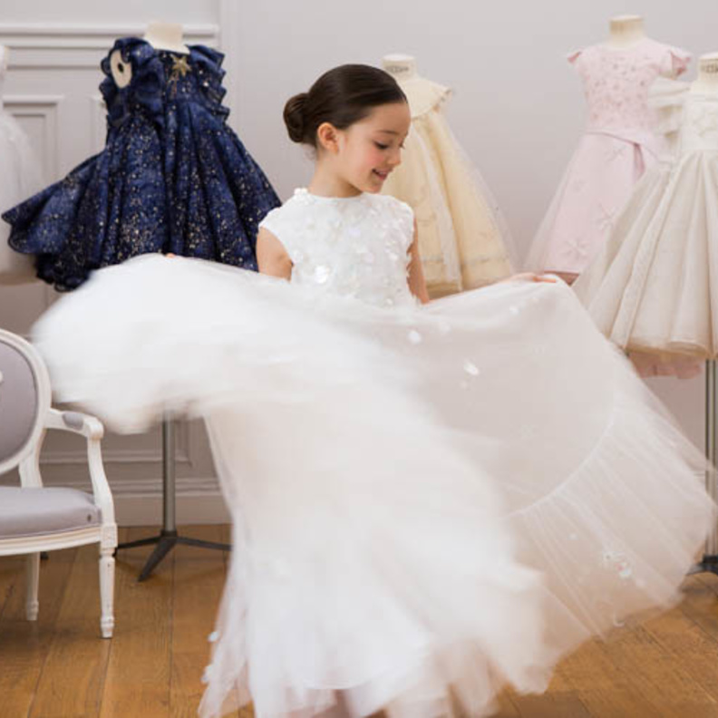 Baby Dior رحلة ساحرة على خطى النجوم وعالم السيرك