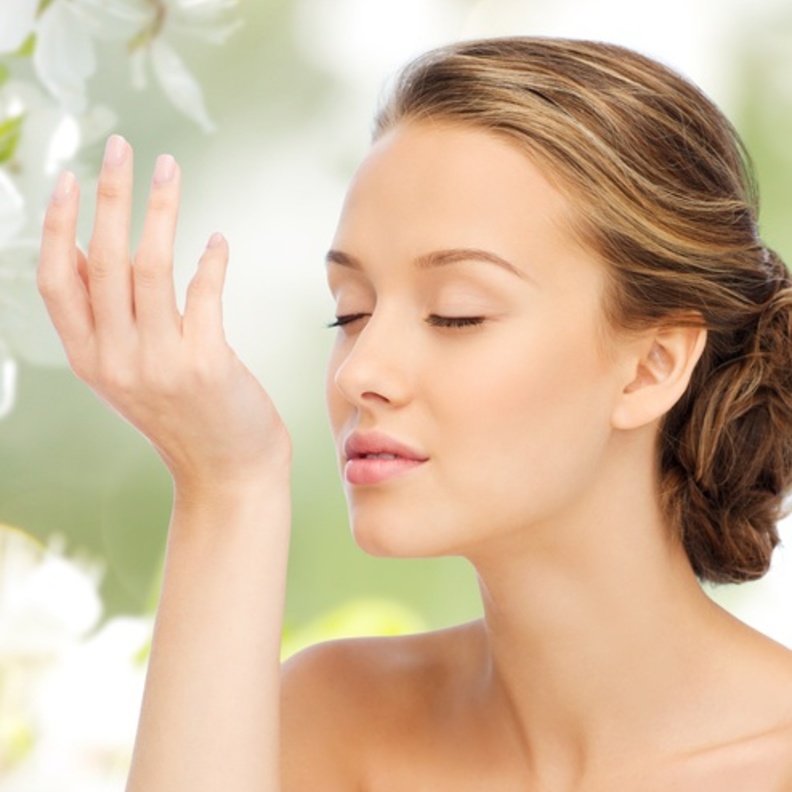 استخدمي الوصفات الطبيعية لتعطير الجسم