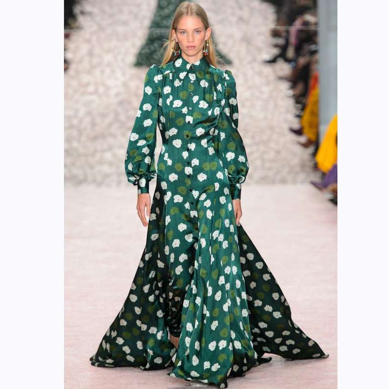 فستان بتصميم محتشم من Andrew GN