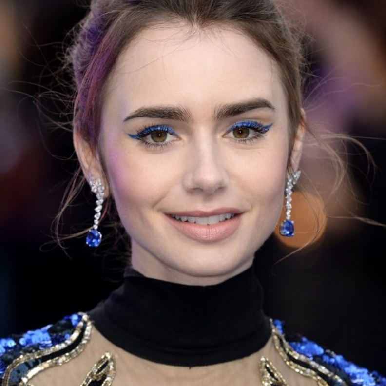 استوحي إطلالتكك الجمالية من ليلي كولينز