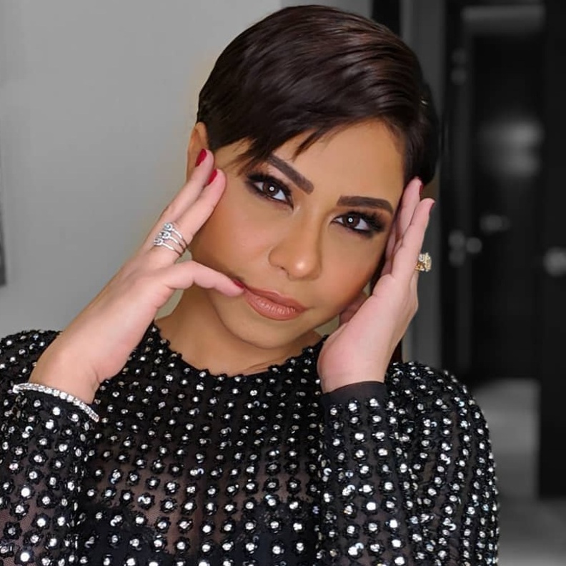 مايا دياب غيرت من لون شعرها الى البرونزي