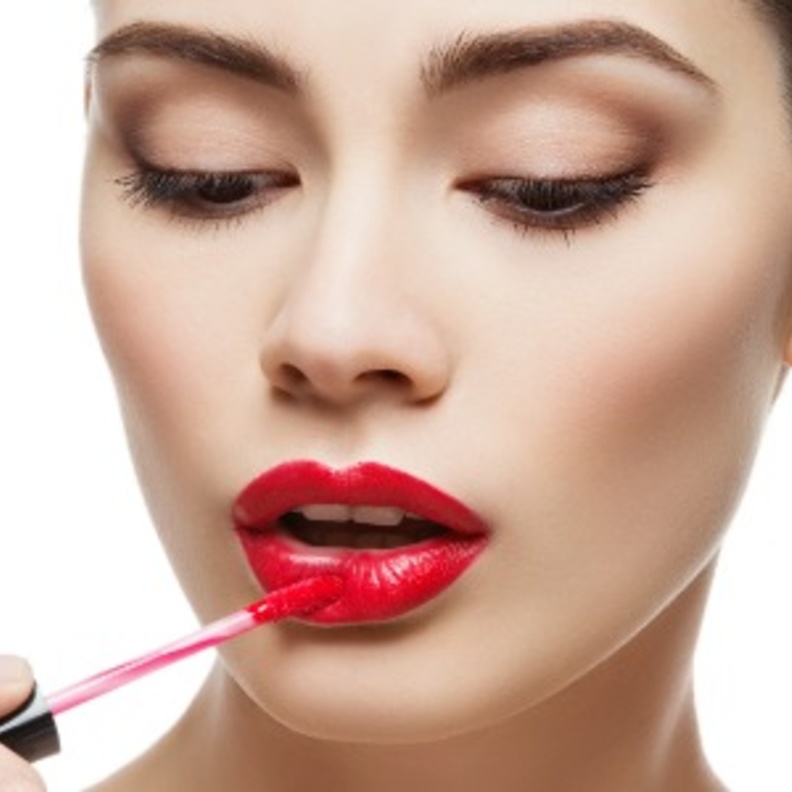 ضعي الروج المطفي بهذه الطرق