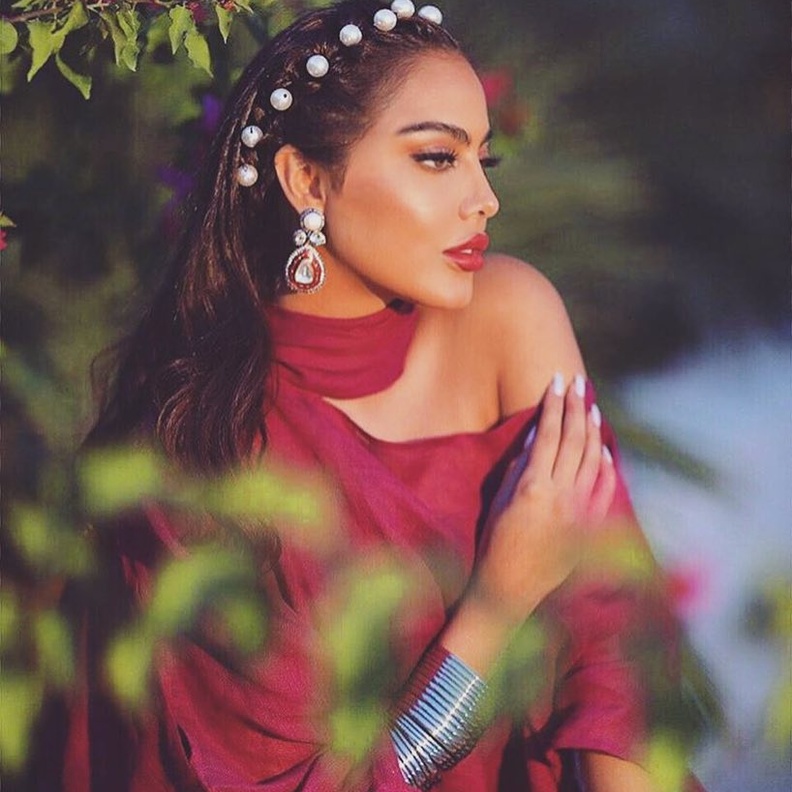 عقد قران مريم المؤمن