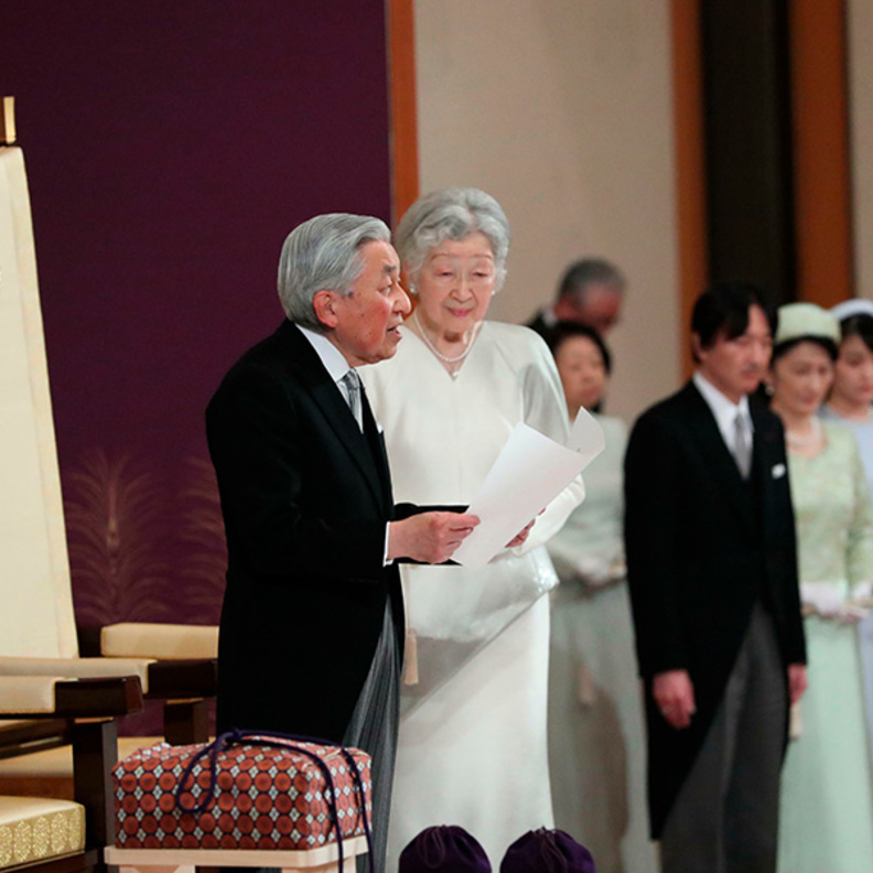 البرلمان الياباني وافق على تنحي الإمبراطور