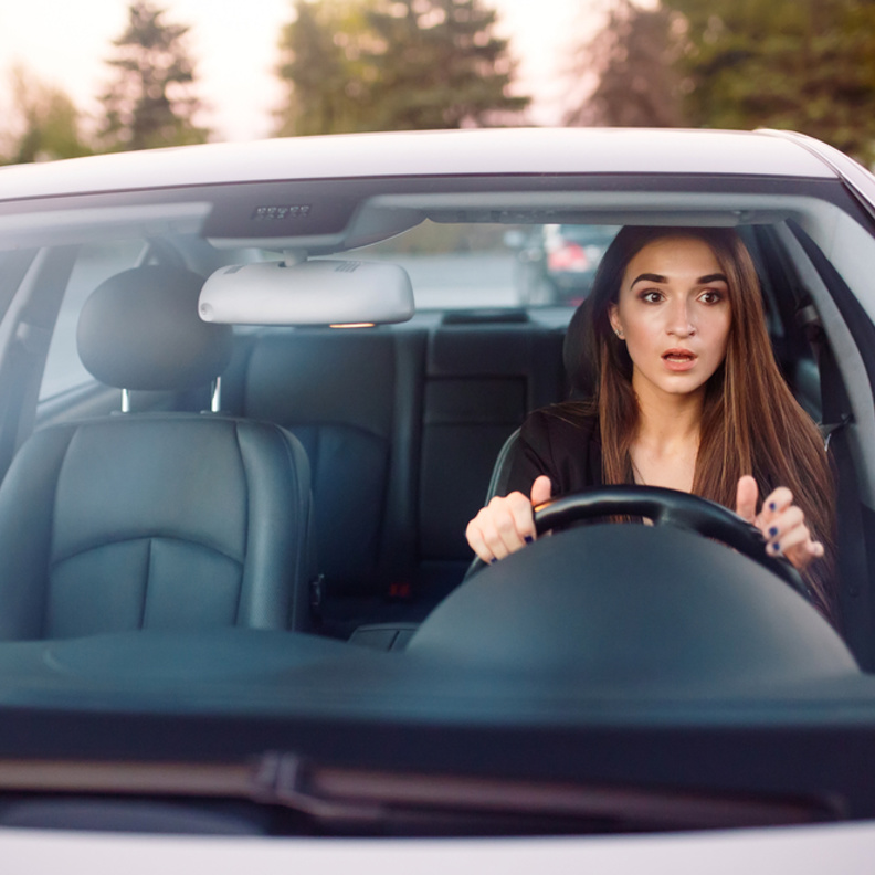 خطوات بسيطة تضمن للسائقة الارتقاء في نمط قيادتها إلى مستوى السائقين المحترفين