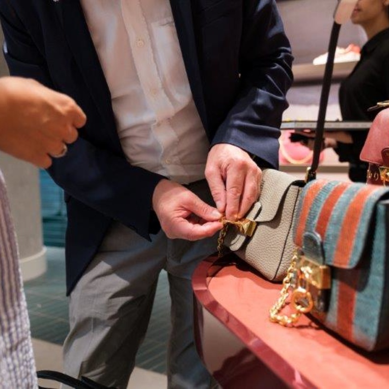 Mulberry تفتح متجراً جديداً في دبي مول