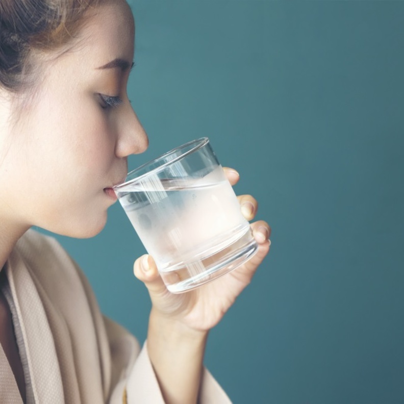 أضرار شرب الماء البارد على الافطار