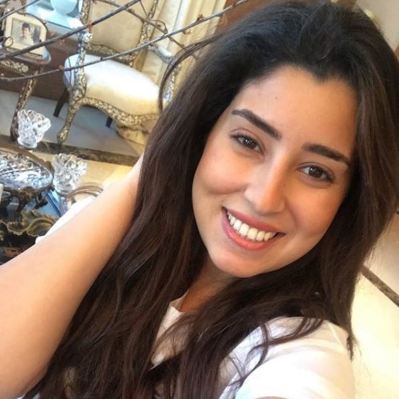 ايتن عامر تبكي فى شيخ الحارة