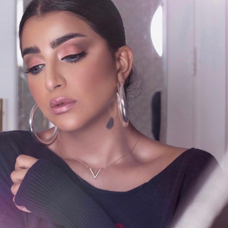  إطلالات مكياج جريئة على طريقة بثينة