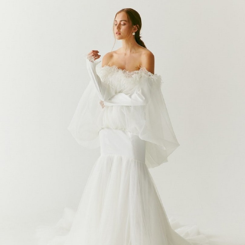 فستان من monique-lhuillier